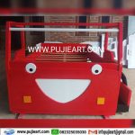 Tempat Tidur Anak Bentuk Mobil