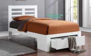 Model Tempat Tidur Berlaci