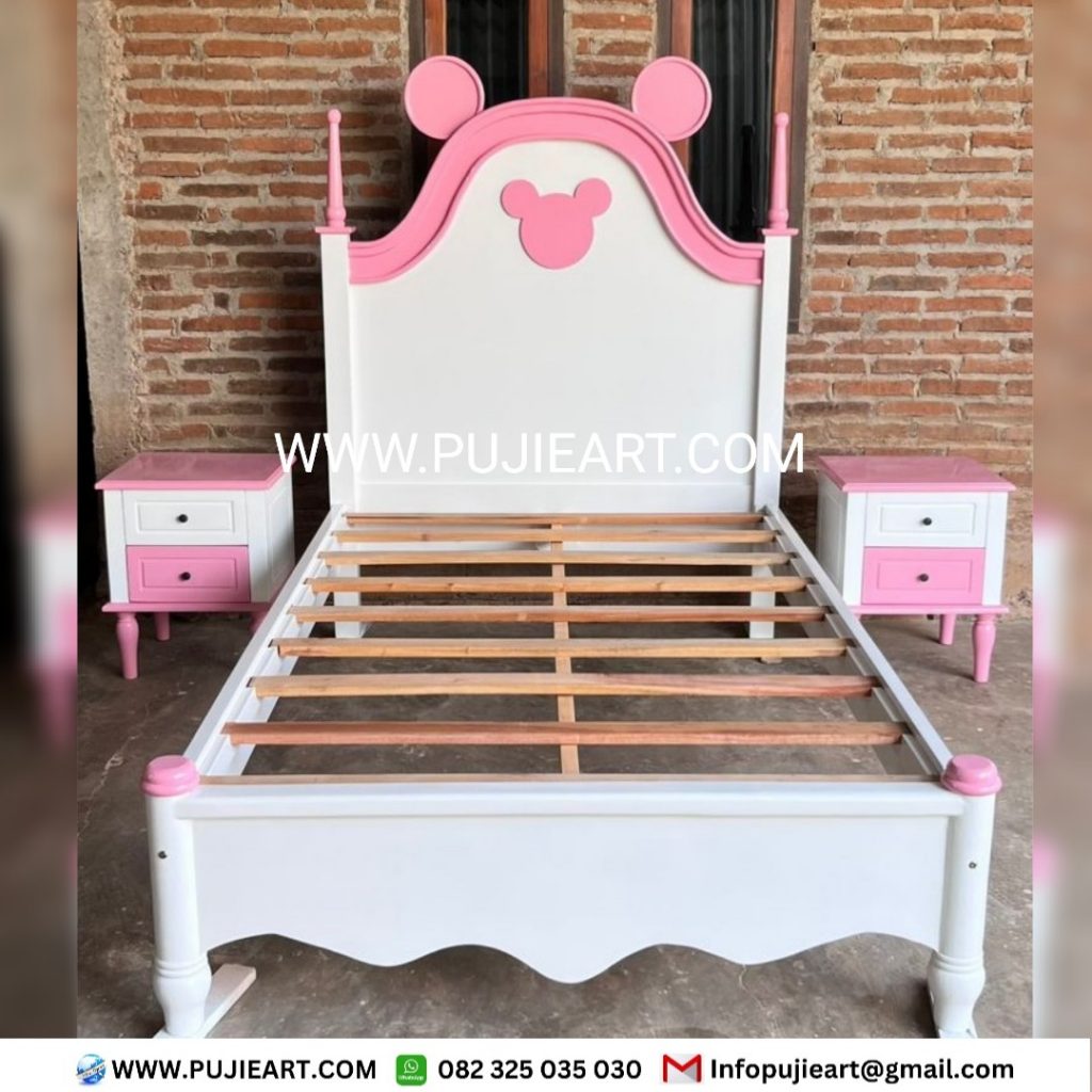 Model Satu Set Tempat Tidur Anak Perempuan Custom Karakter Micky Mouse