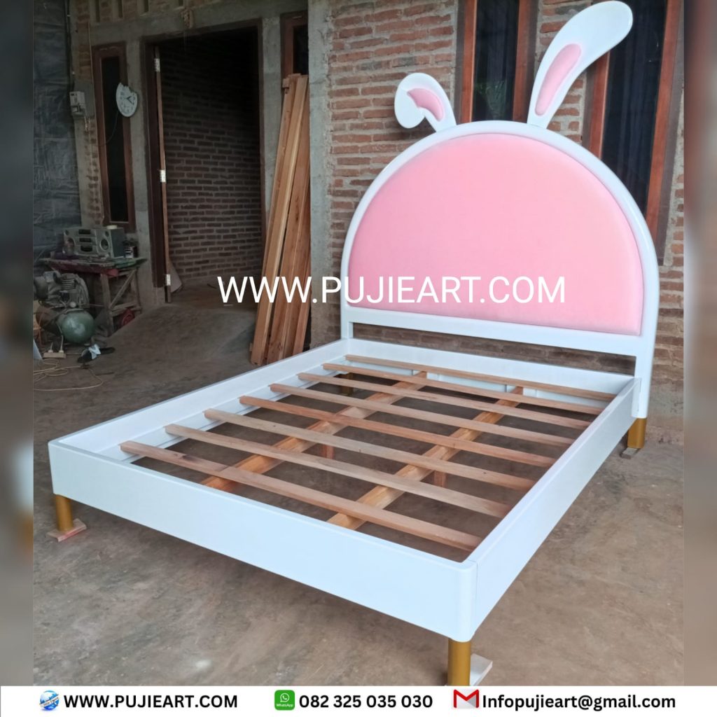 Tempatr Tidur Anak Kokoh Karakter Kelinci