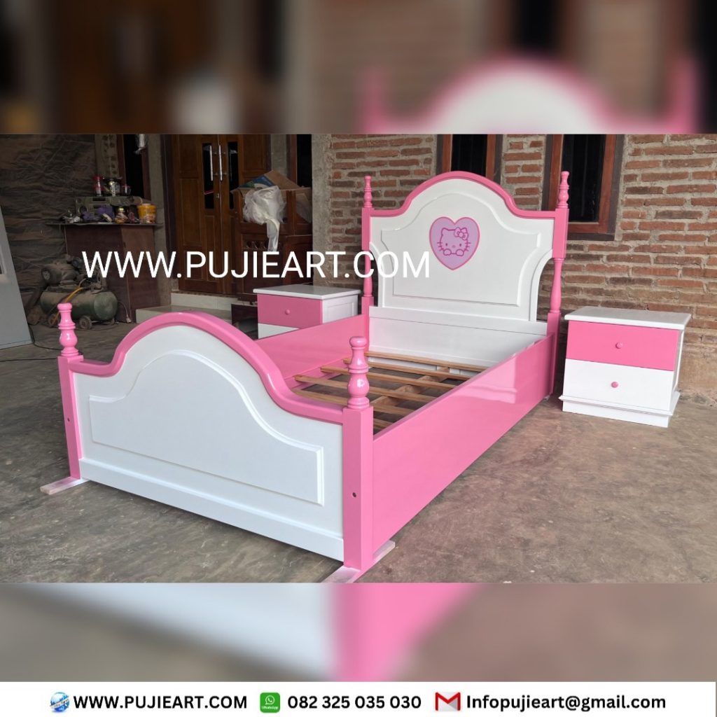 Model Satu Set Ranjang Anak Perempuan Karakter Hello Kitty